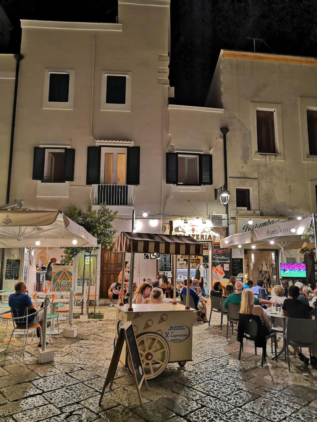 Casadria - Appartamento Nel Centro Storico Vicino Al Mare Monopoli Exterior photo